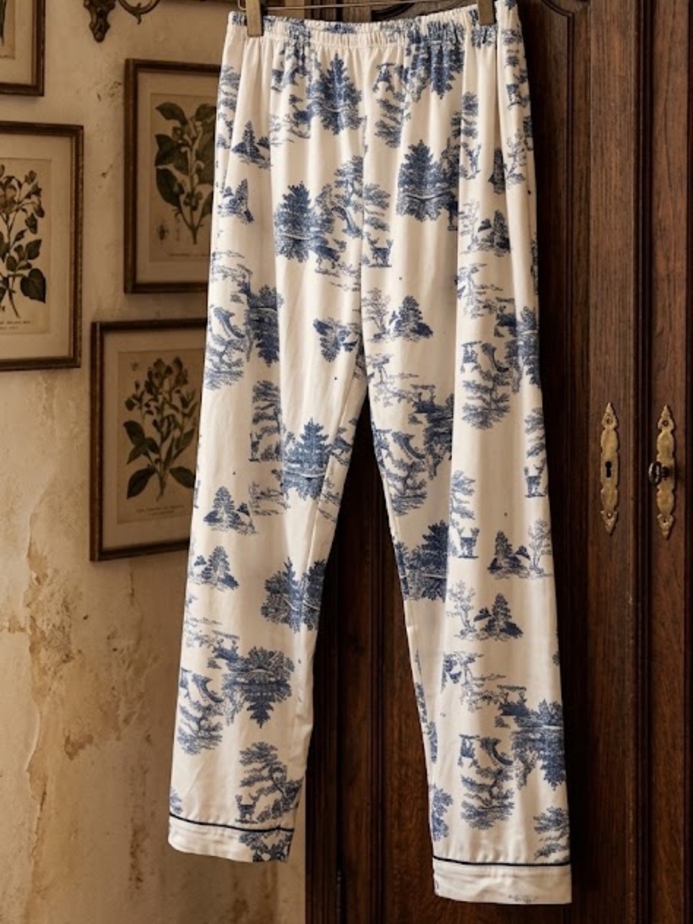 Women Blue Toile Print Lounge Pants - White/Blue Large